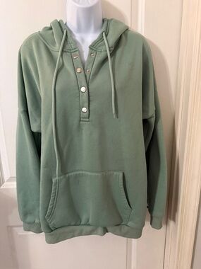 Cozy MOSHU women’s pullover hoodie